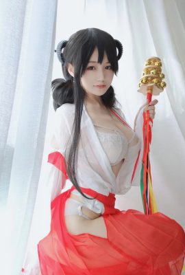 小倉千代w巫女