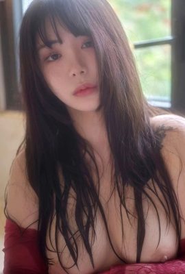 ワインレッドのパジャマを着た韓国人美女ウヨの濡れたボディ写真(36P)