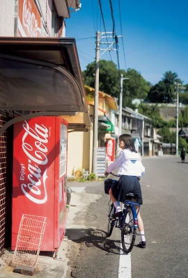 （工藤美秋）うるうるした瞳とチャーミングな笑顔がファンの心を掴む（31P）