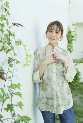 (貴島明日香) 優しい笑顔が魅力的でS字カーブが絶妙です(30P)