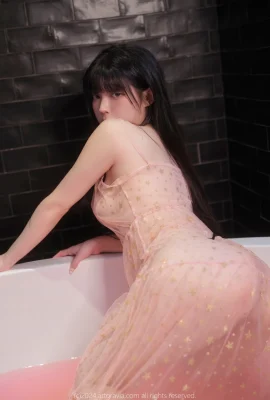 （ユディ）大胆で美しい体、あえて見せびらかす（45p）