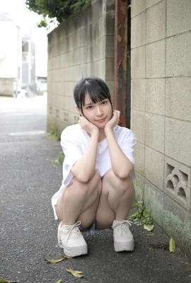 （Mihua Eni）彼女の柔らかくふっくらした姿を示す人はみんなの注意を引き付けます（38p）