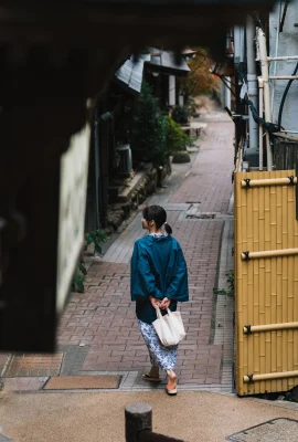 （㑓けん）魅力的で魅惑的な目は誘惑に満ちており、一見してそれに恋をしている（38p）