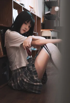 タオミー – 教室の死んだ水（48p）